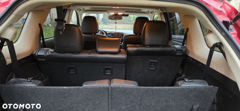 Mitsubishi Outlander - 10