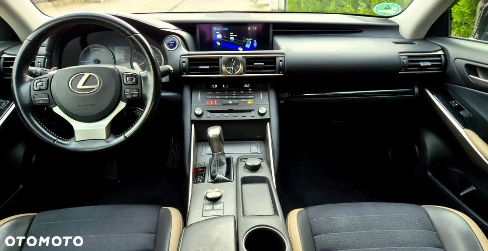 Lexus IS - 15