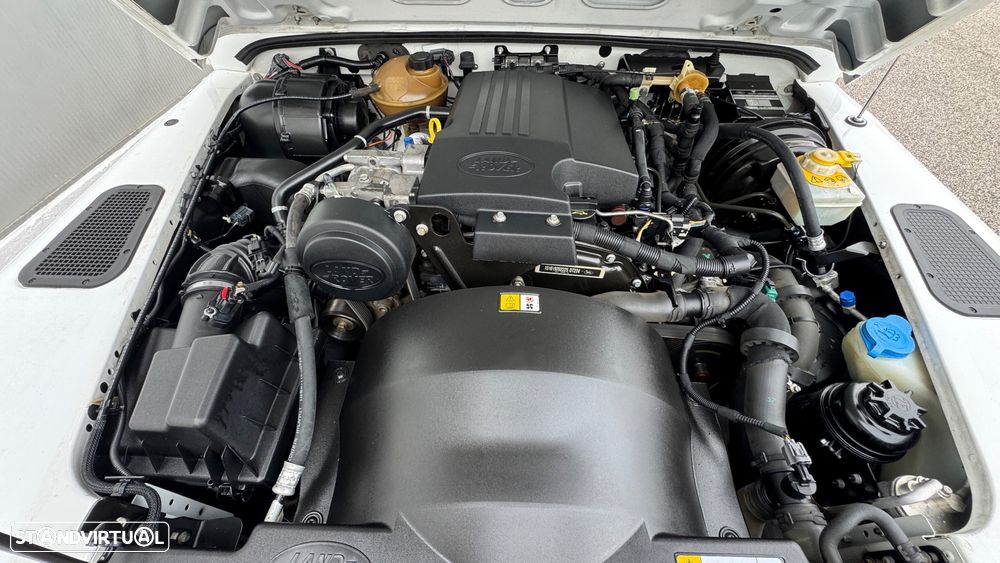 Land Rover Defender 110 DPF E - 6