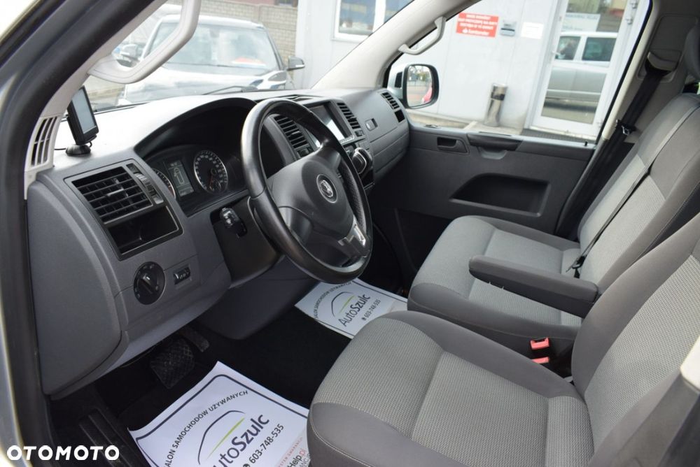 Volkswagen Caravelle - 14