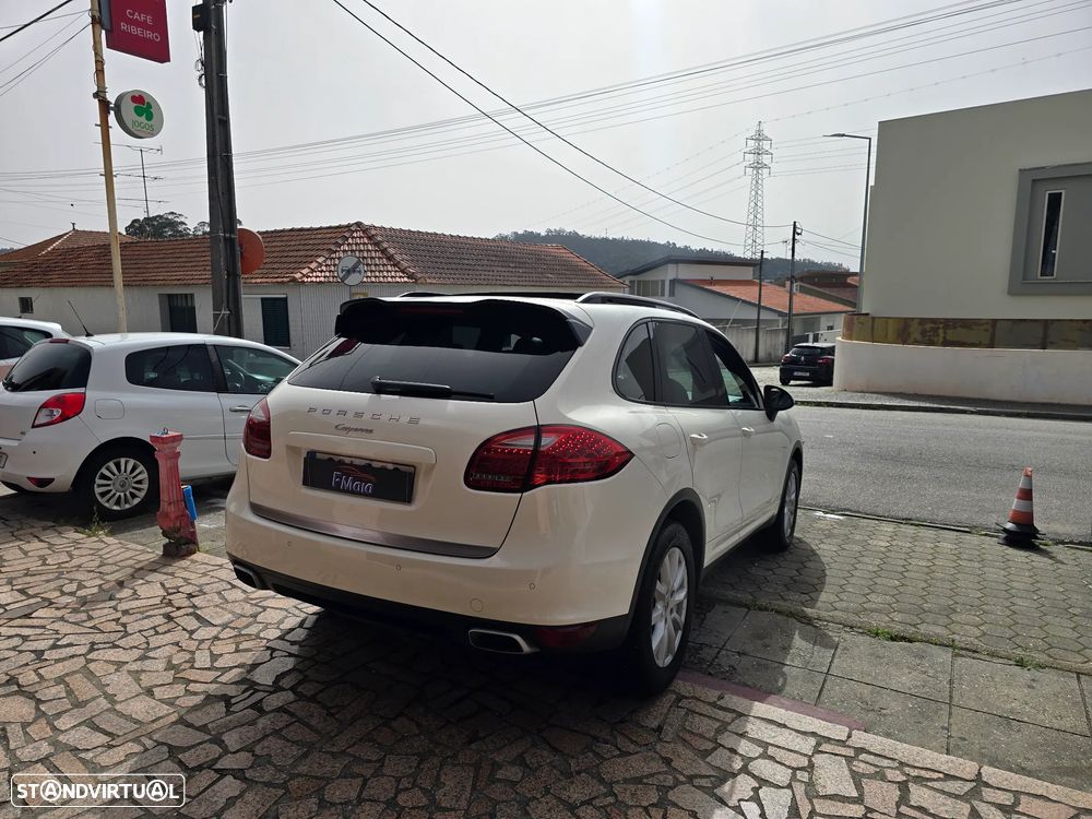 Porsche Cayenne 3.0 V6 - 4