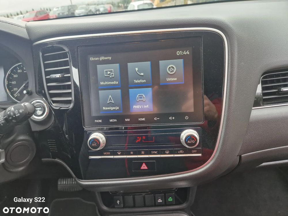 Mitsubishi Outlander - 25