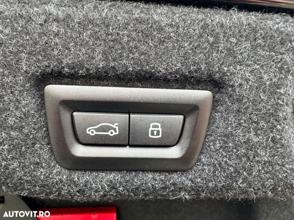 BMW Seria 5 530e Aut. - 29