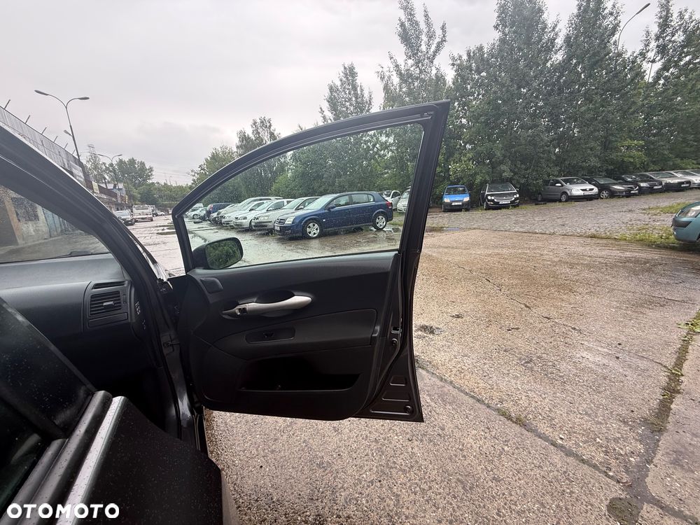 Toyota Auris 1.4 D-4D Premium - 6