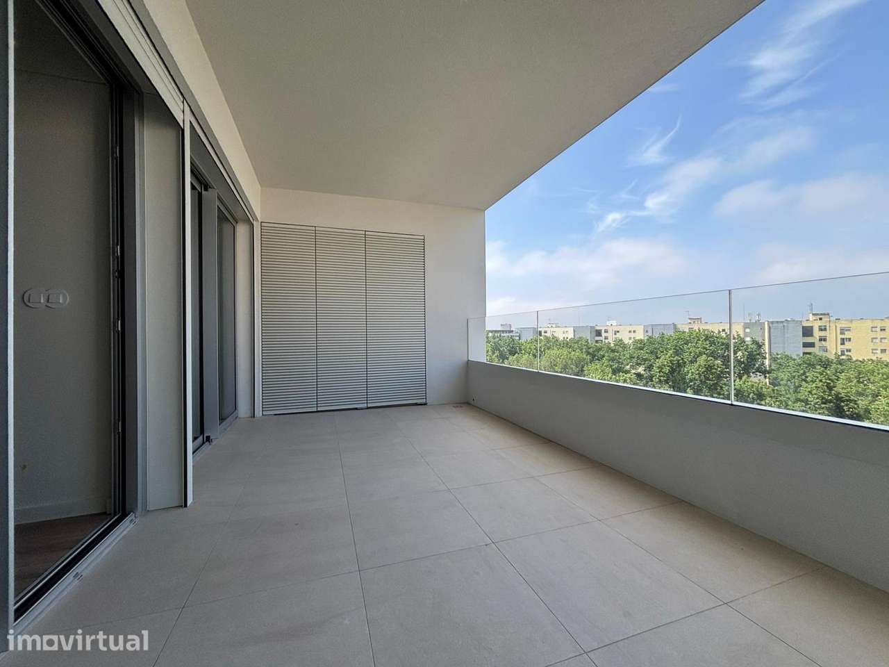 T2 Duplex | Novo com Varandas | lugar de garagem Prelada - Grande imagem: 2/27