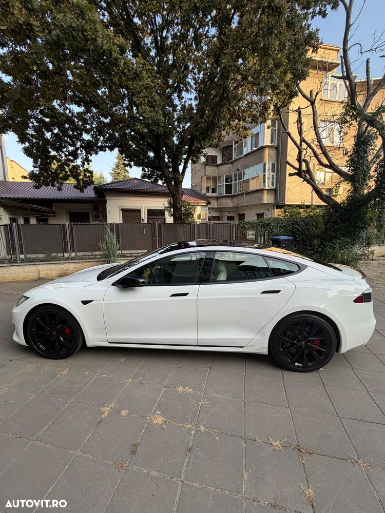 Tesla Model S - 5