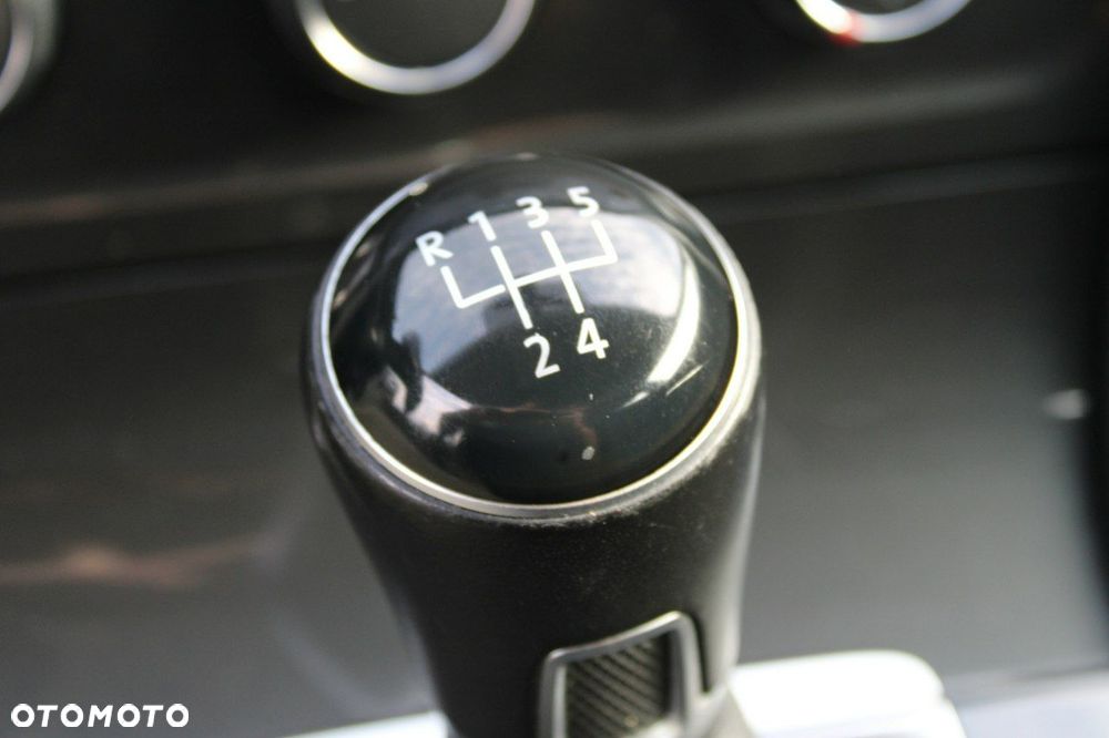 Volkswagen Golf - 23
