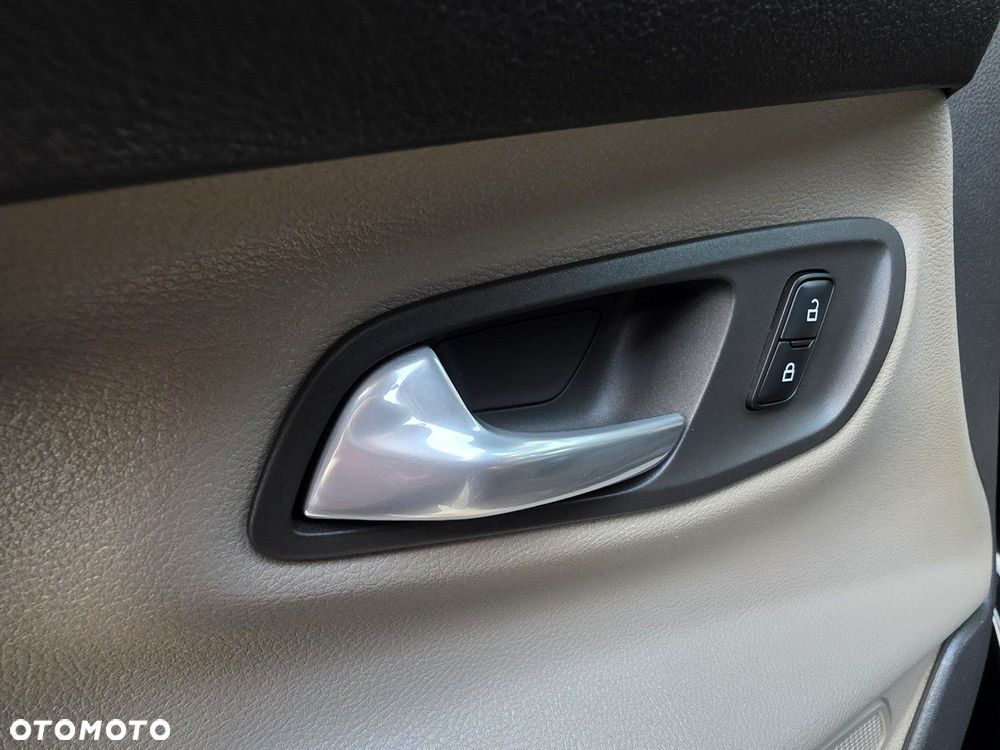 Ford Tourneo Custom - 28