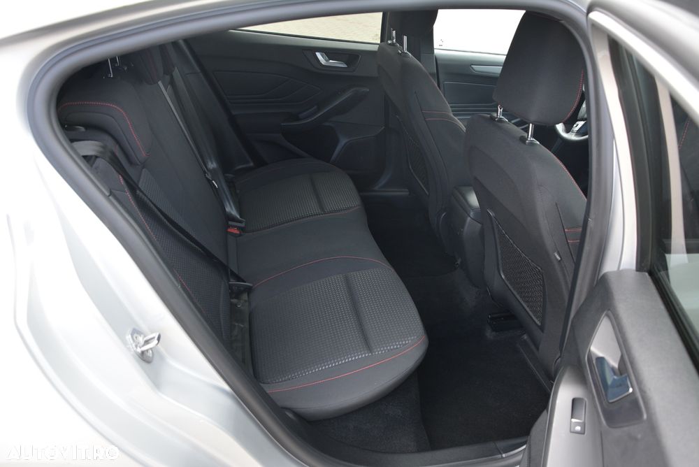 Ford Focus 1.0 EcoBoost Hybrid ST-LINE STYLE - 12