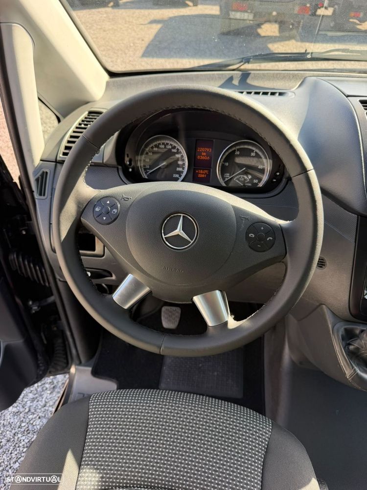 Mercedes-Benz Vito 5 LUGARES - 24