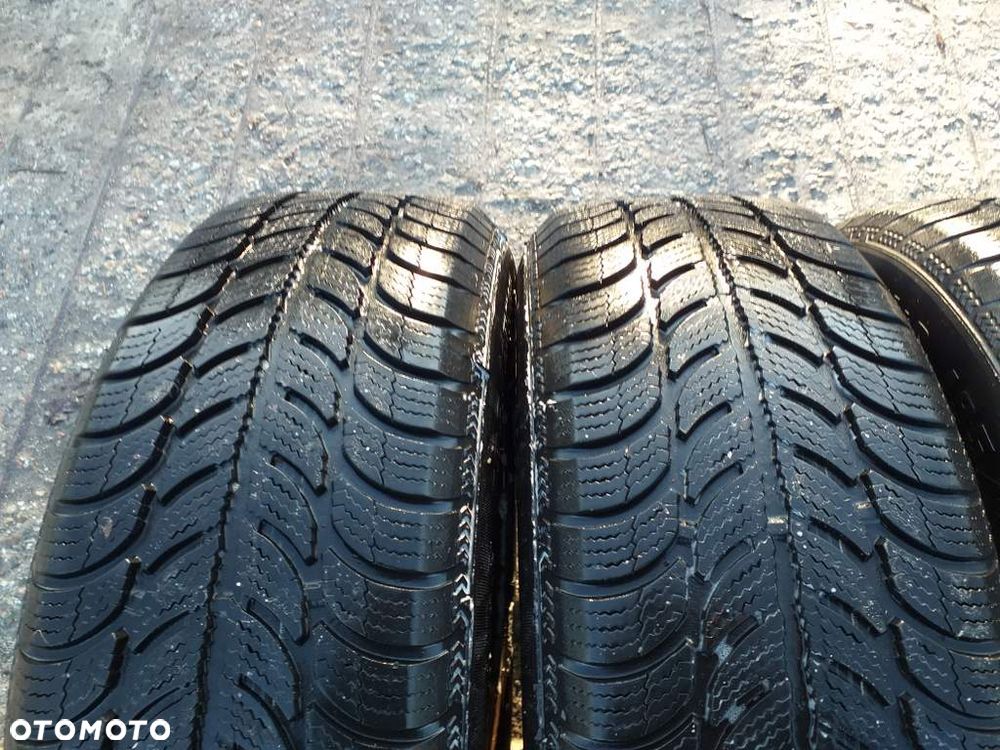 Koła Felgi 15 cali 5x114 kołpaki z oponami zimowymi Renault Megane - 4
