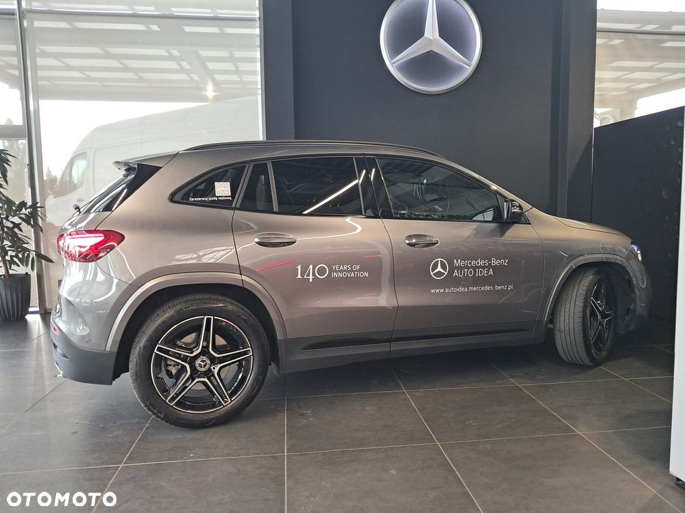 Mercedes-Benz GLA - 23