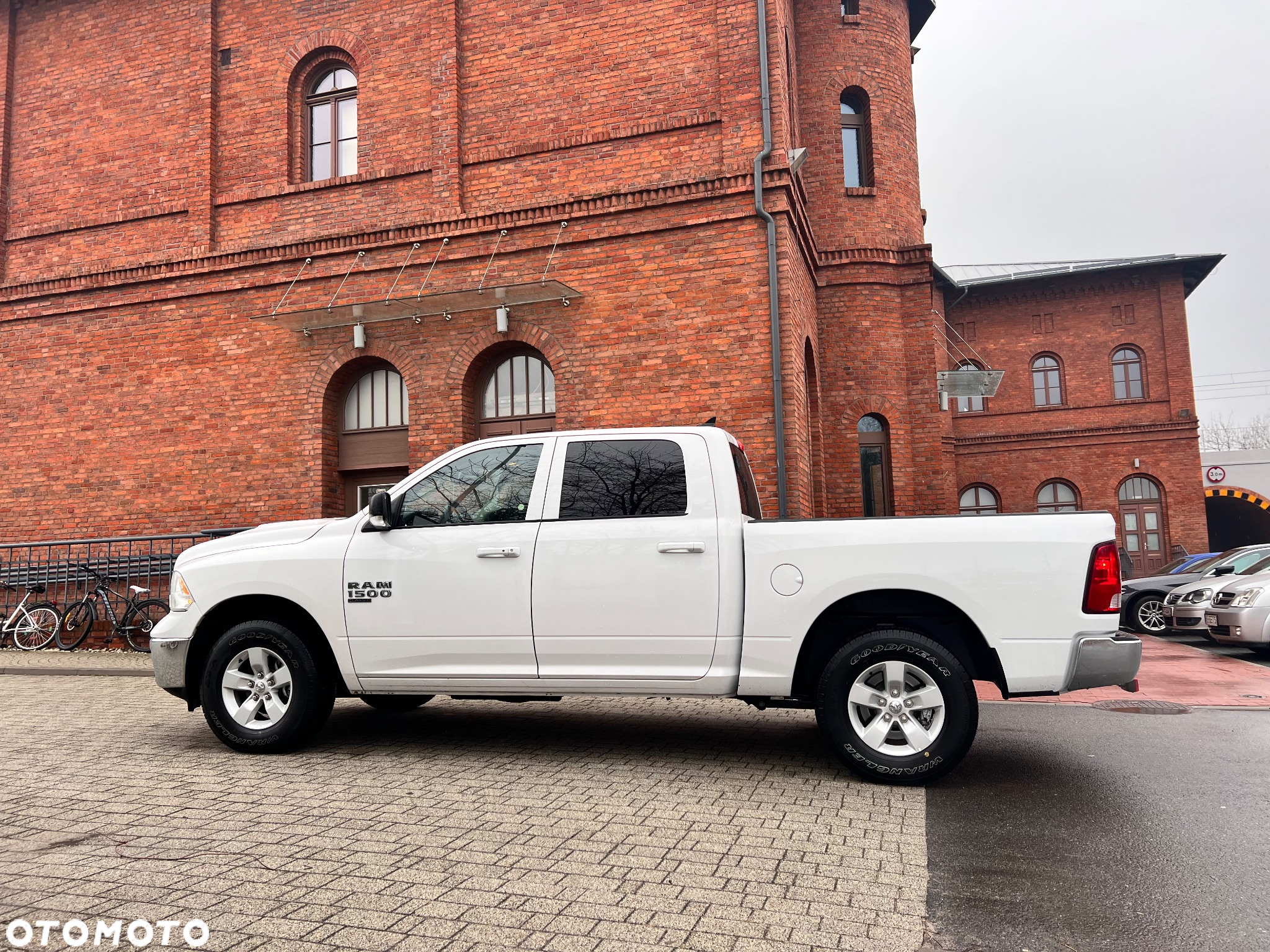 Dodge RAM 1500 5.7 4x4 - 5