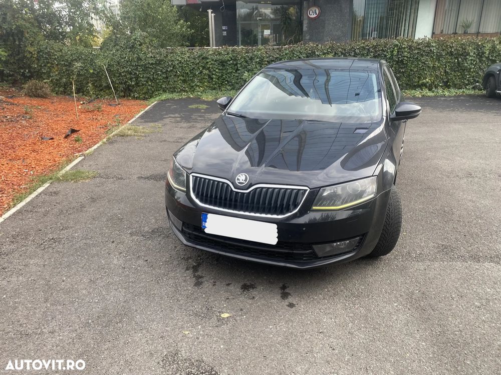 Skoda Octavia 2.0 TDI STYLE DSG - 2