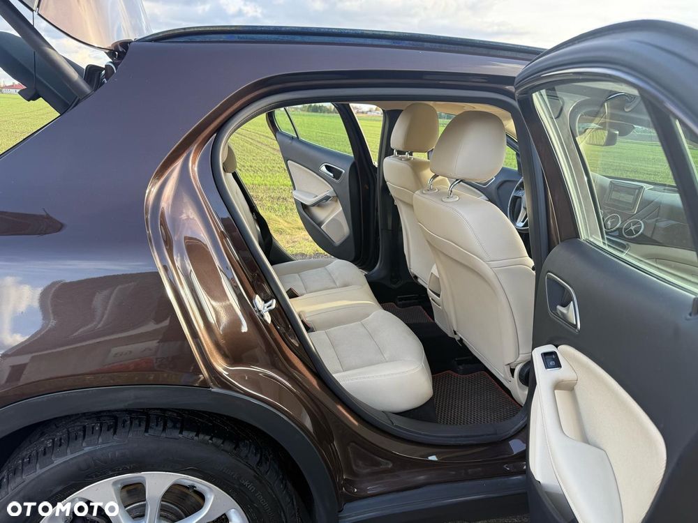 Mercedes-Benz GLA 250 4-Matic - 13