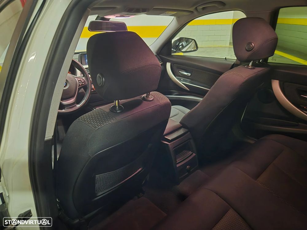BMW 318 d Auto - 41