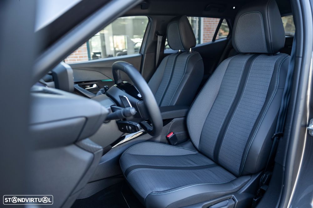Peugeot 2008 1.2 PureTech Allure Pack EAT8 - 21