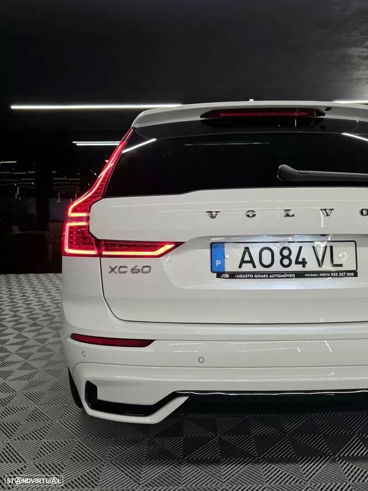 Volvo XC 60 2.0 T6 PHEV R-Design AWD - 15