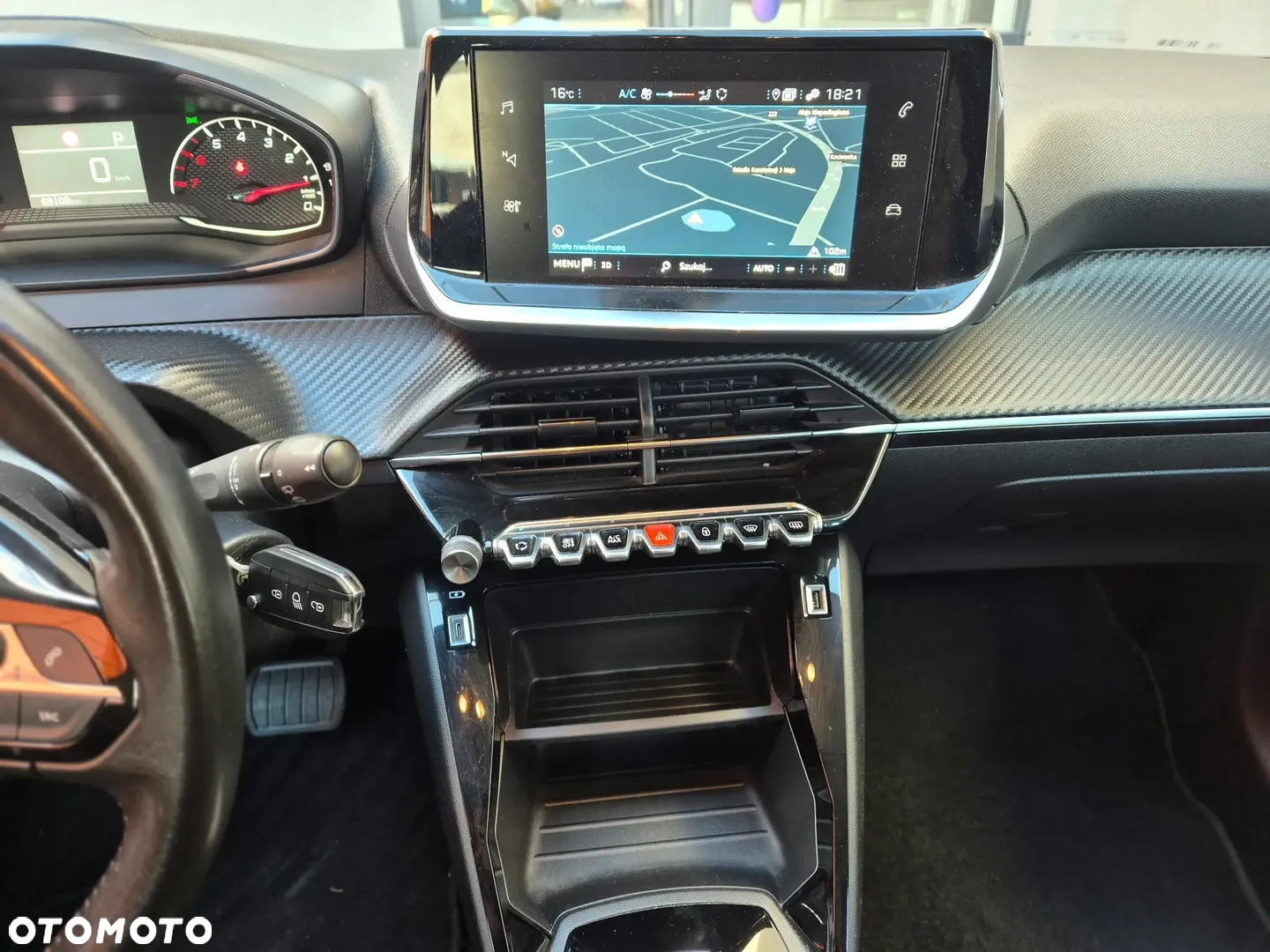 Peugeot 208 - 24