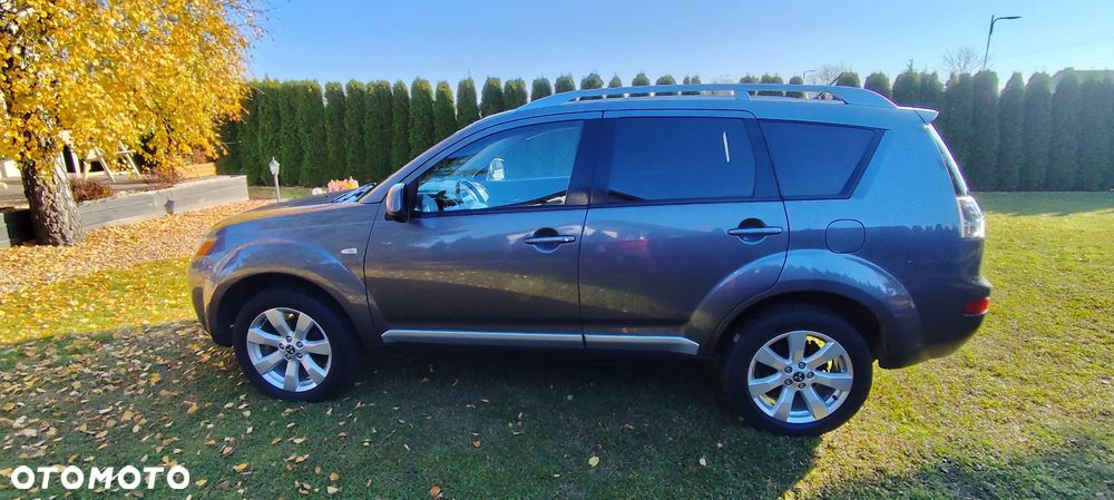 Mitsubishi Outlander 2.4 Invite 2WD - 9