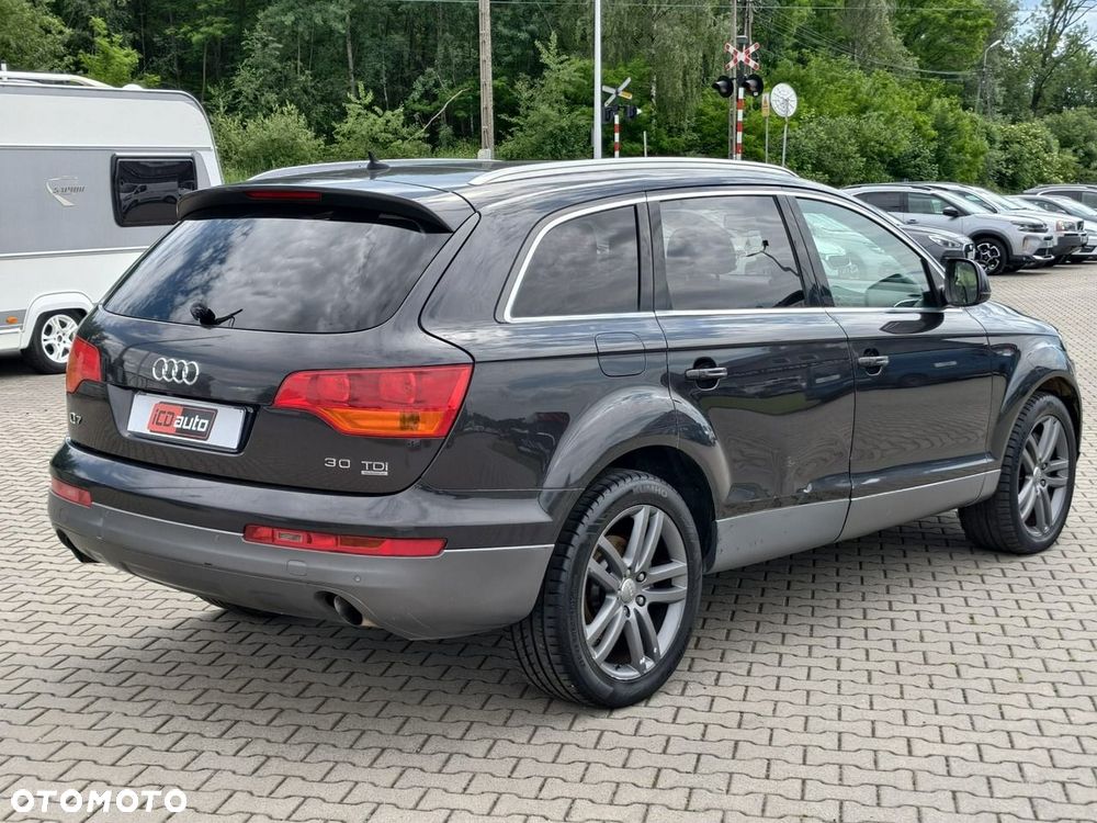 Audi Q7 - 7
