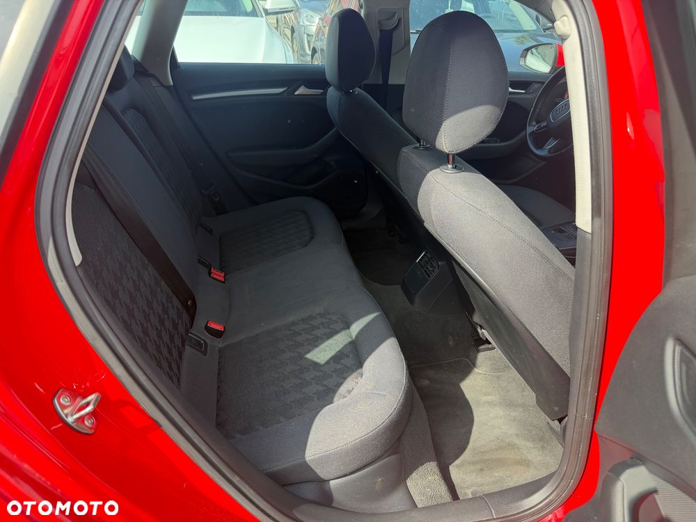 Audi A3 Sportback 1.6 TDI S tronic - 13