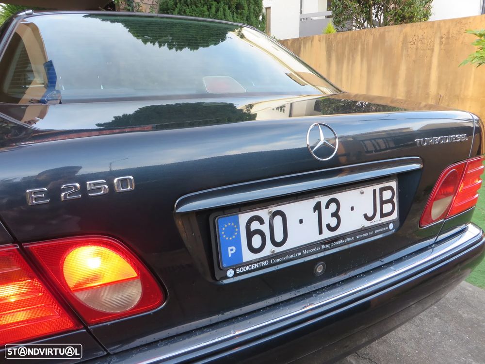 Mercedes-Benz E 250 TD Classic - 17