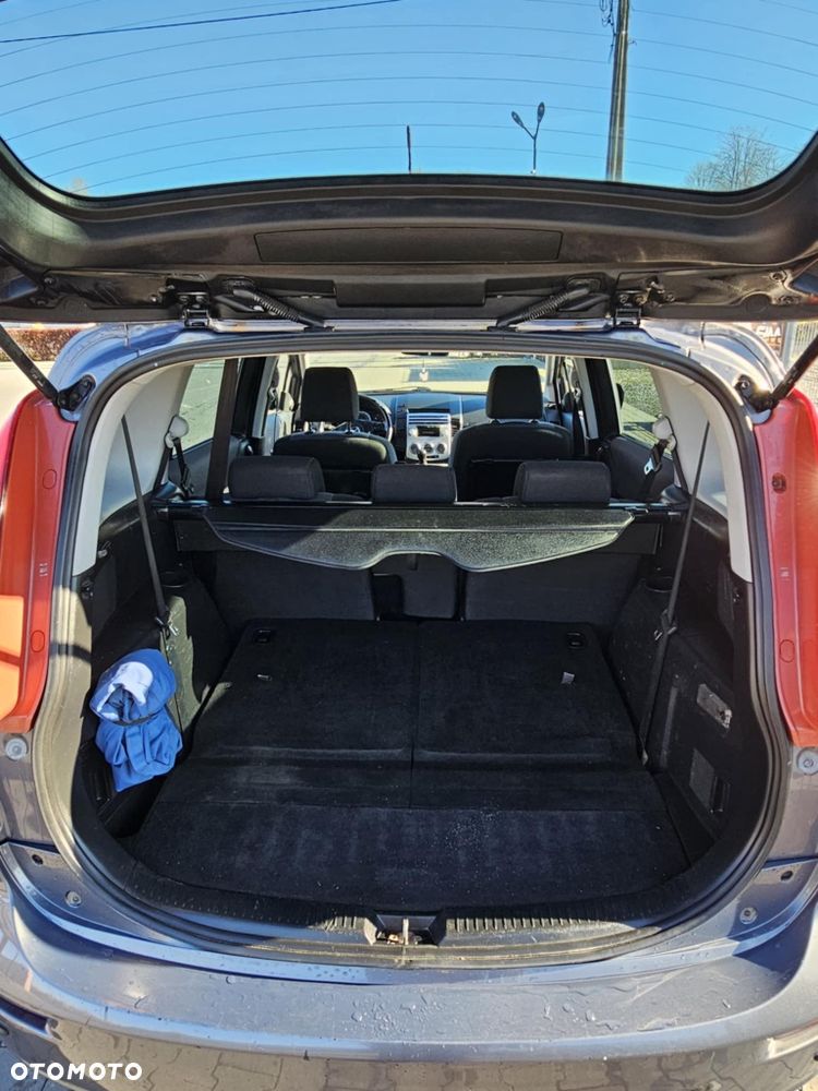 Mazda 5 - 6