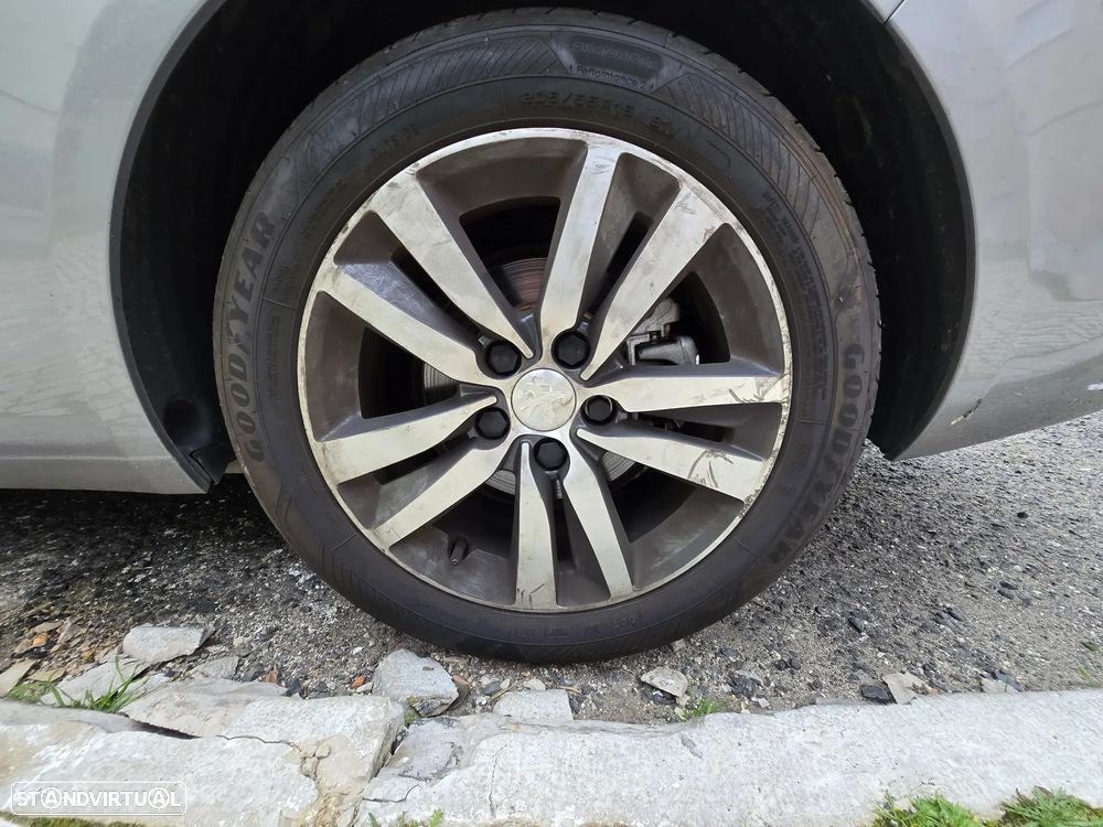 Peugeot 308 SW PureTech 130 GPF EAT8 Stop & Start Allure - 23