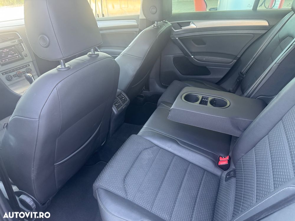 Volkswagen Golf - 17