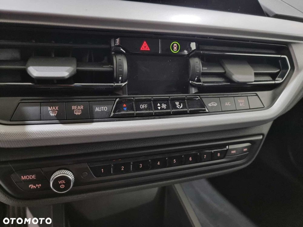 BMW Seria 1 - 25