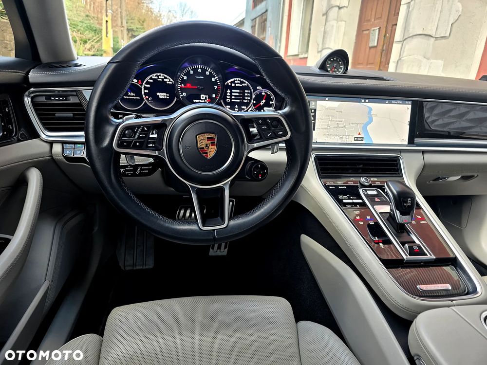 Porsche Panamera 4S - 12