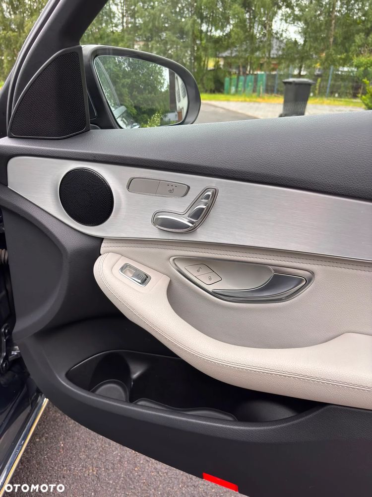 Mercedes-Benz Klasa C 300 7G-TRONIC AMG Line - 27