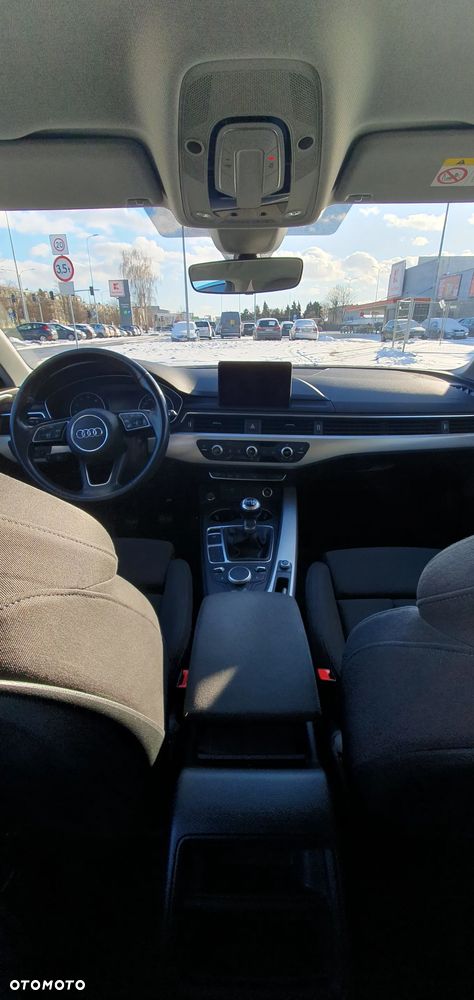 Audi A4 Avant 40 TFSI sport - 24