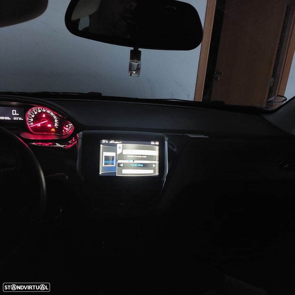 Peugeot 208 1.4 HDi Active - 8