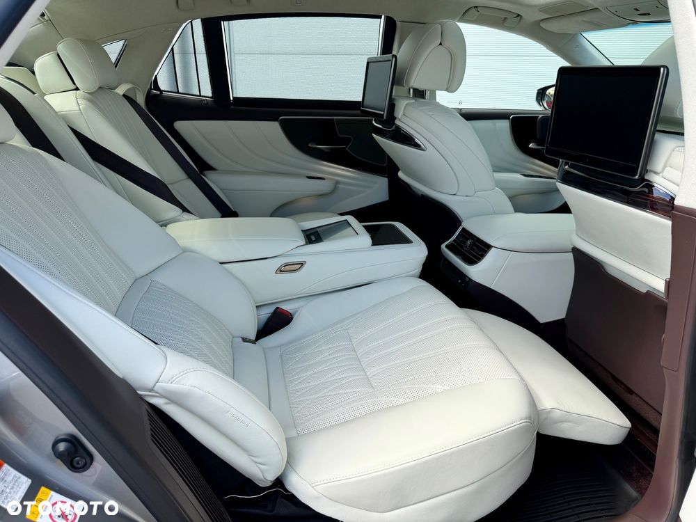 Lexus LS 500h Omotenashi AWD - 31