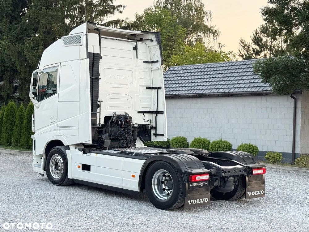 Volvo FH 500 / CAŁE NA PODUCHACH /TELEWIZOR/ACC /  KLIMA POSTOJOWA / XENON / NAVIGACJA / Z NIEMIEC - 16