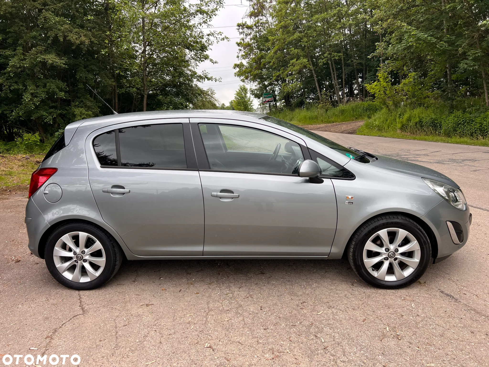 Opel Corsa 1.4 16V Cosmo - 8