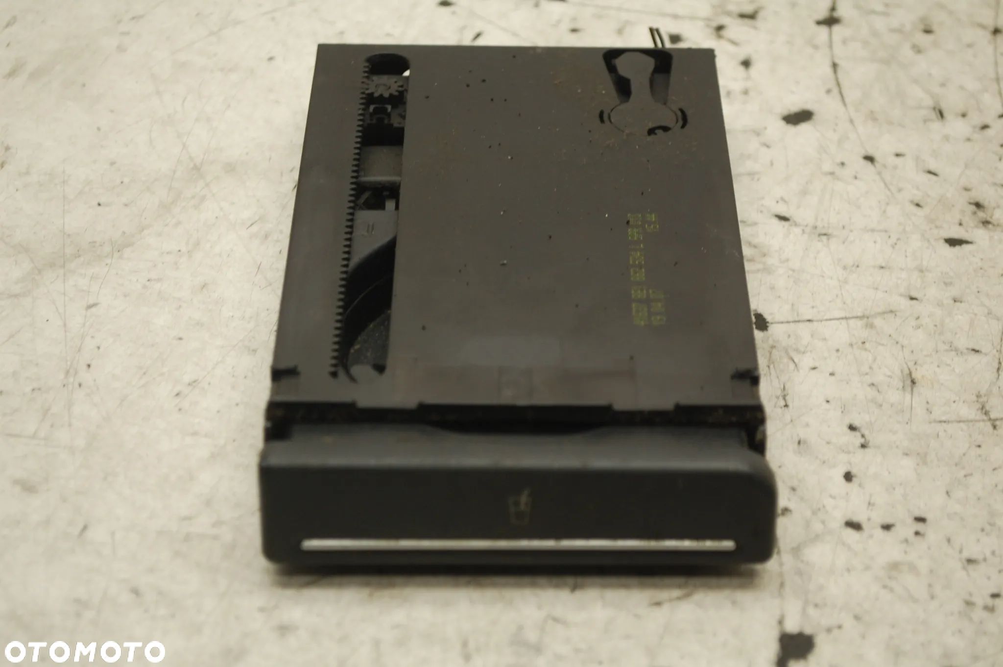 UCHWYT NA KUBEK CUPHOLDER 8E1862534H AUDI A4 B6 B7 8E1862534L 8E1862534 8E1862534F - 1