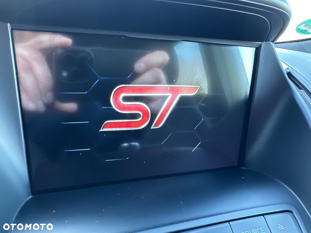 Ford Kuga 1.5 EcoBoost 2x4 ST-Line - 22