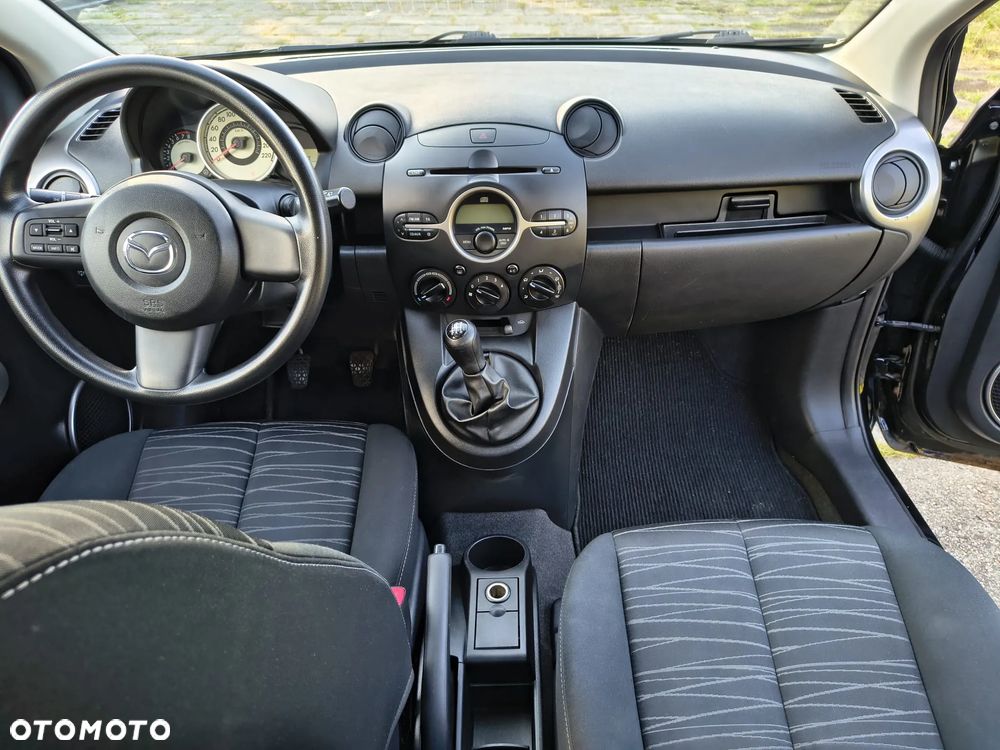 Mazda 2 - 6