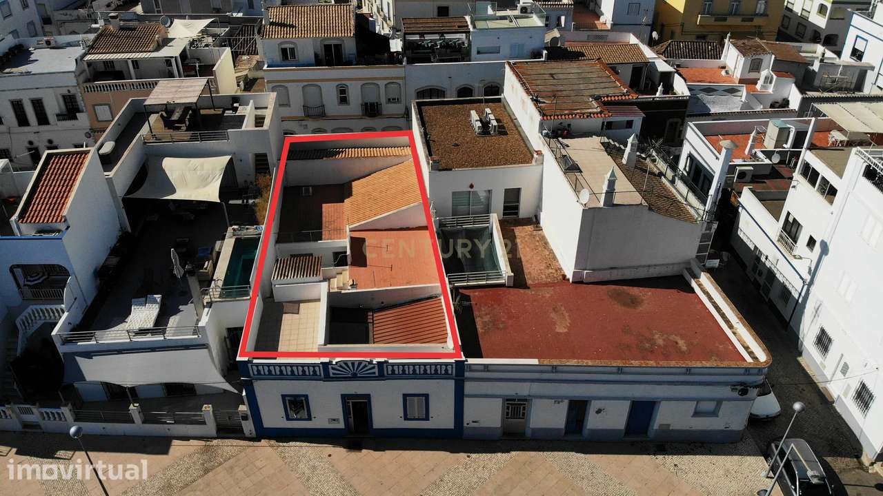 Moradia tradicional, 184 m2, em primeira linha de Santa Luzia. - Grande imagem: 2/34