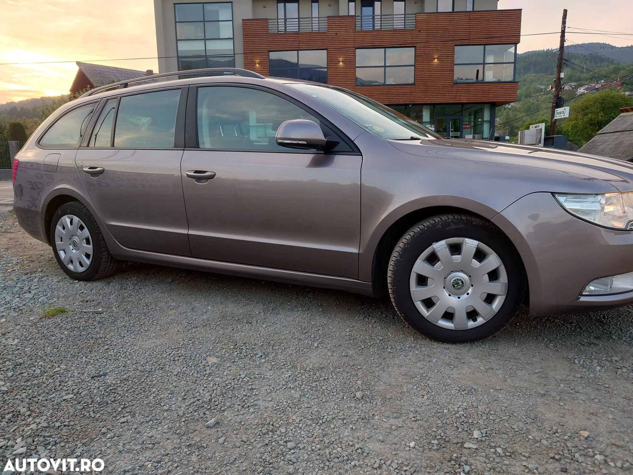 Skoda Superb Combi 1.6 TDI GreenLine - 16