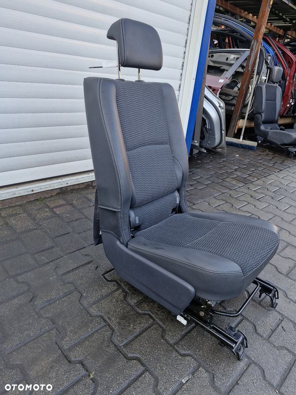 toyota verso i 1 lift fotel 2 rząd prawy tył półskóra - 6