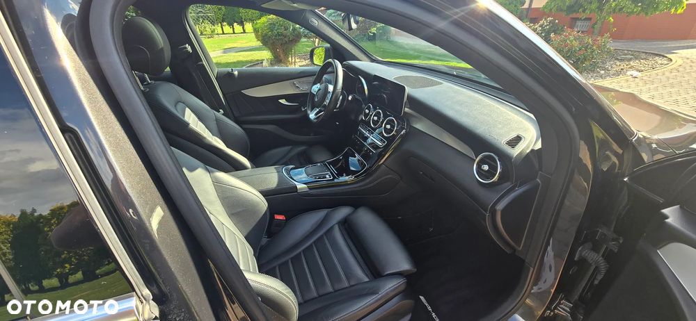 Mercedes-Benz GLC 300 4Matic 9G-TRONIC AMG Line - 10