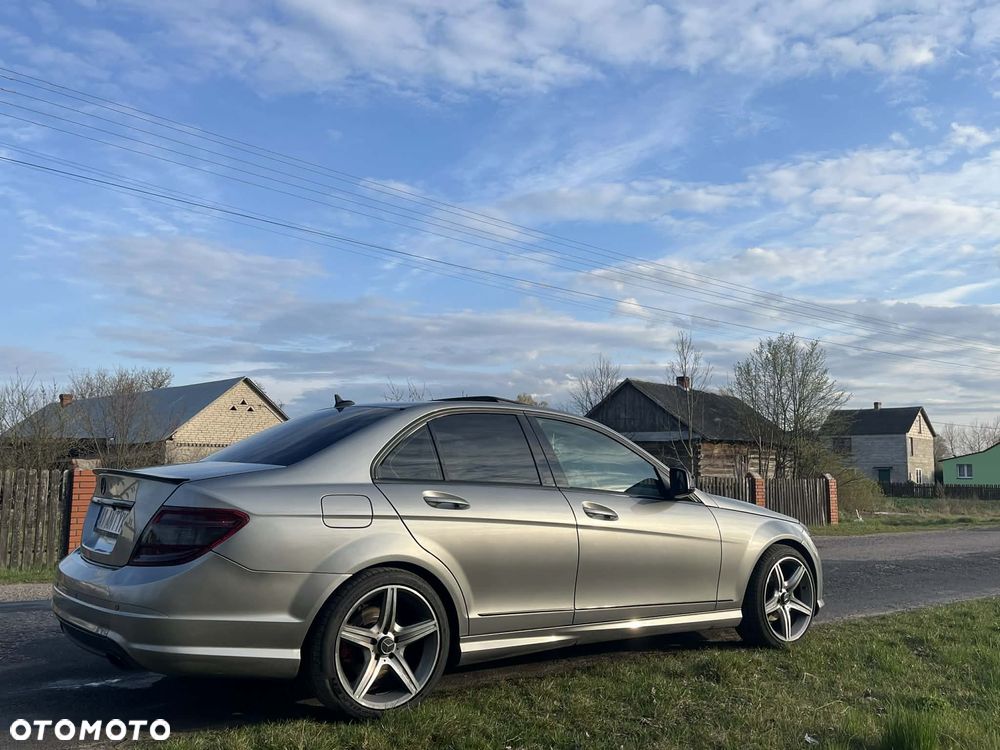 Mercedes-Benz Klasa C 300 7G-TRONIC SPORT EDITION - 4