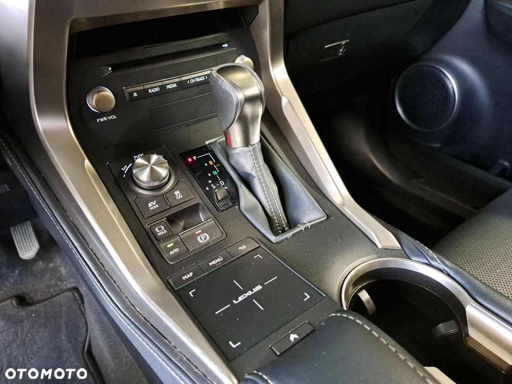 Lexus NX 300h Comfort AWD - 26