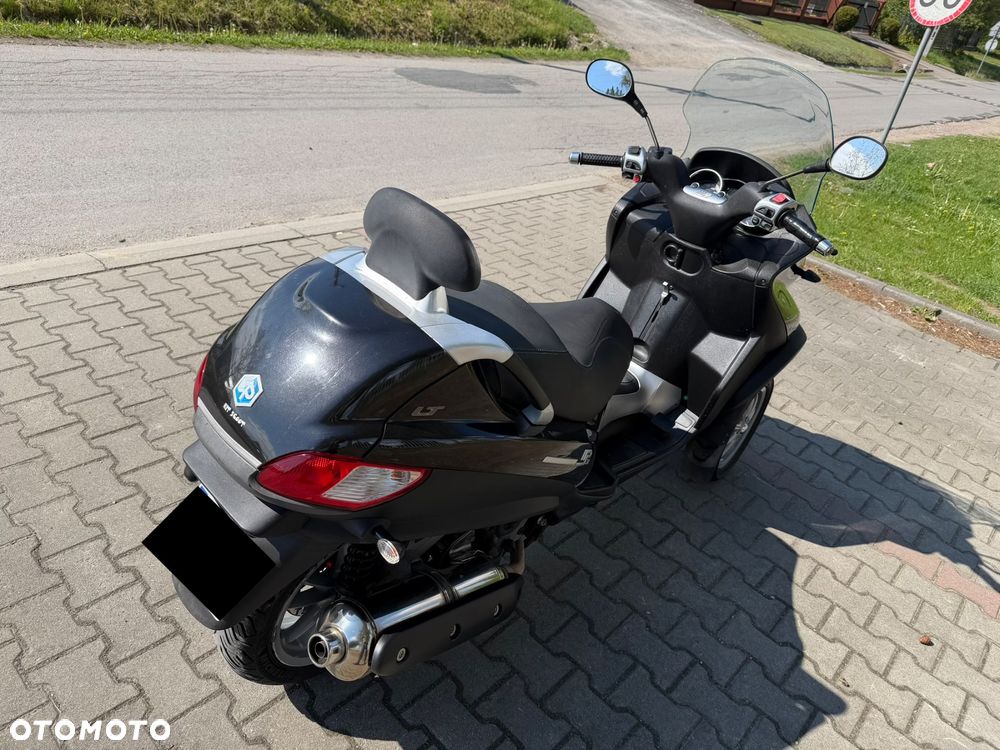 Piaggio MP-3 - 5