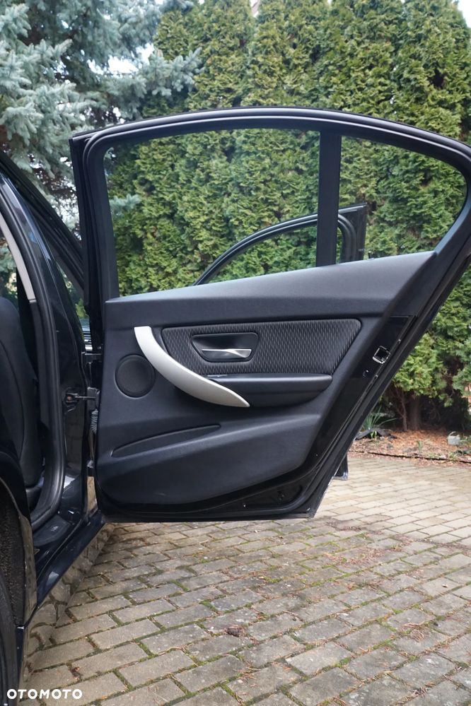 BMW Seria 3 - 27