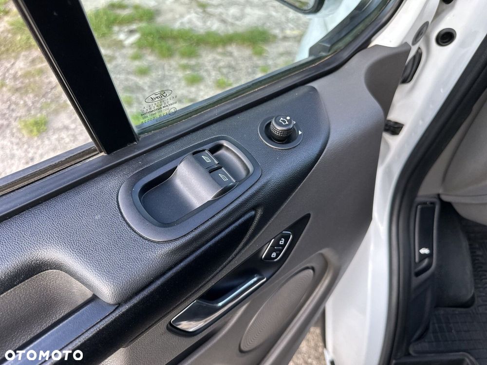 Ford Tourneo Custom 2.0 EcoBlue L2 Trend - 27